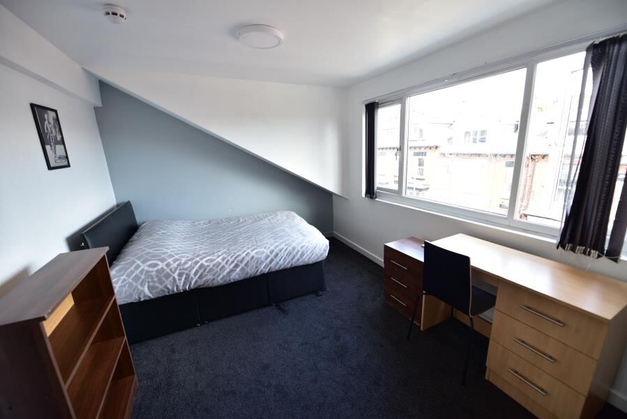 Norwood Place, Hyde Park