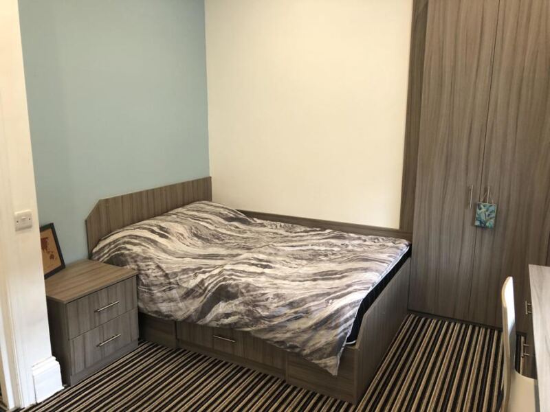 Hall Grove, Hyde Park