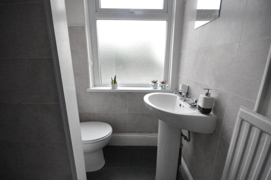 Hall Grove, Hyde Park