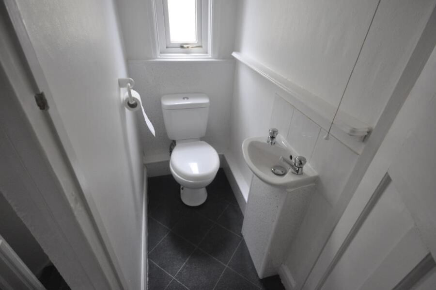 Buckingham Avenue, Hyde Park