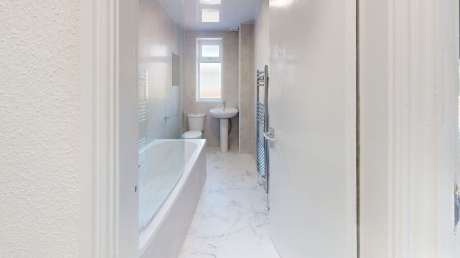 Manor Drive, Hyde Park