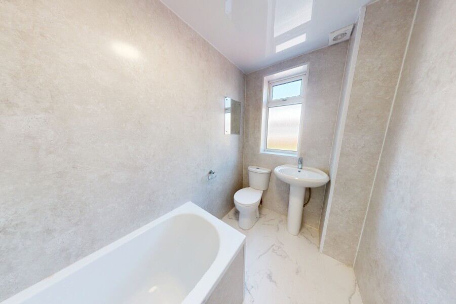 Manor Drive, Hyde Park