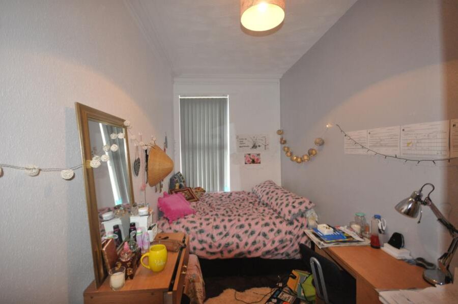 Brudenell Road, Hyde Park