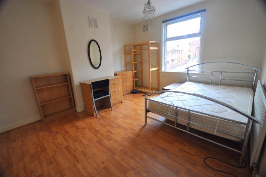 Harold Mount, Hyde Park