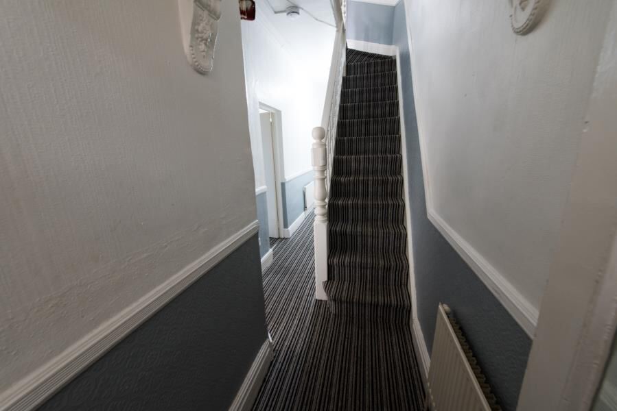 Chestnut Avenue, Hyde Park