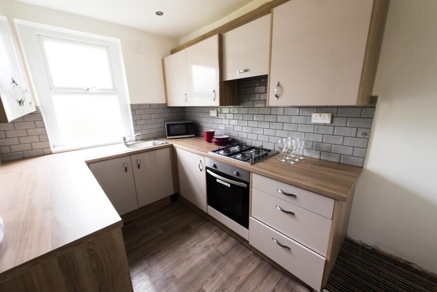 Chestnut Avenue, Hyde Park