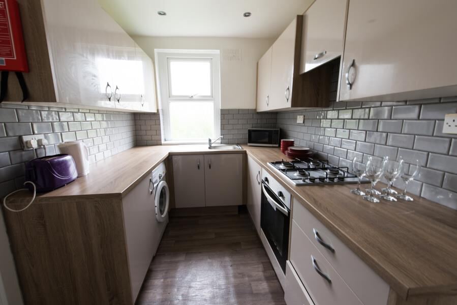 Chestnut Avenue, Hyde Park