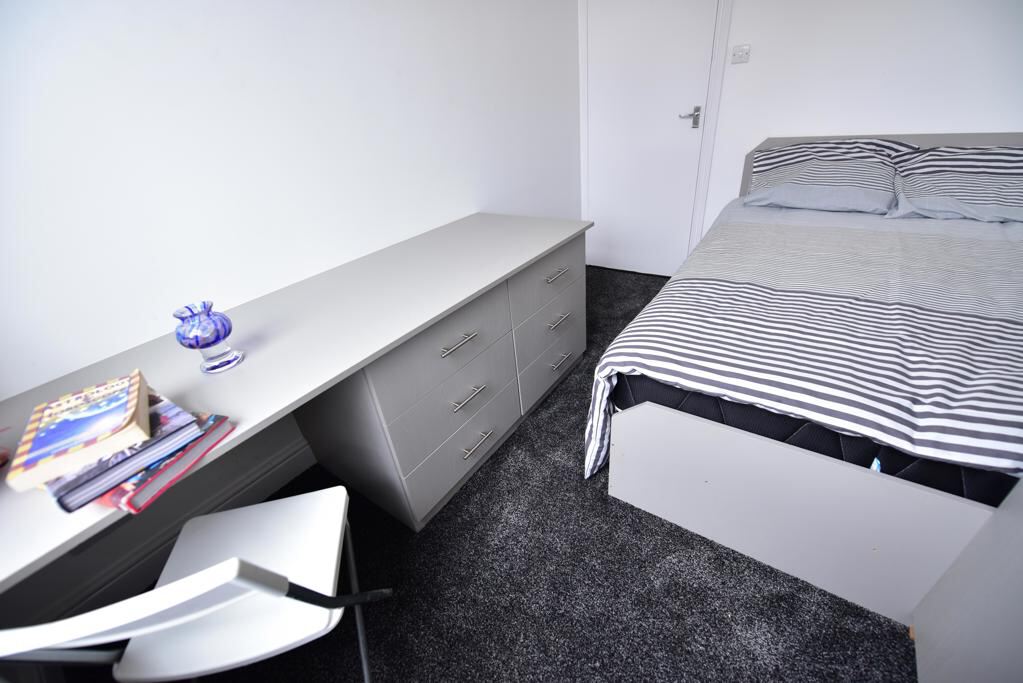 Blenheim Terrace, University